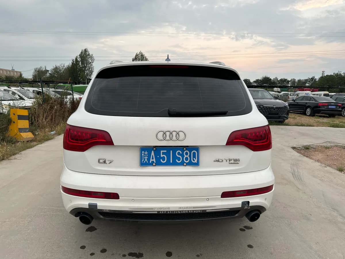 Audi Q7 ( ) 2011 3.0 TFSI (200kW) 5