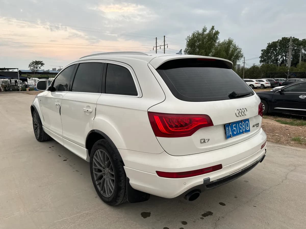 Audi Q7 ( ) 2011 3.0 TFSI (200kW) 6