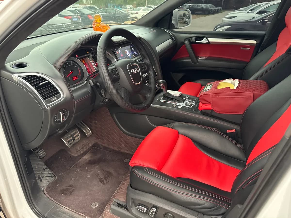 Audi Q7 ( ) 2011 3.0 TFSI (200kW) 9