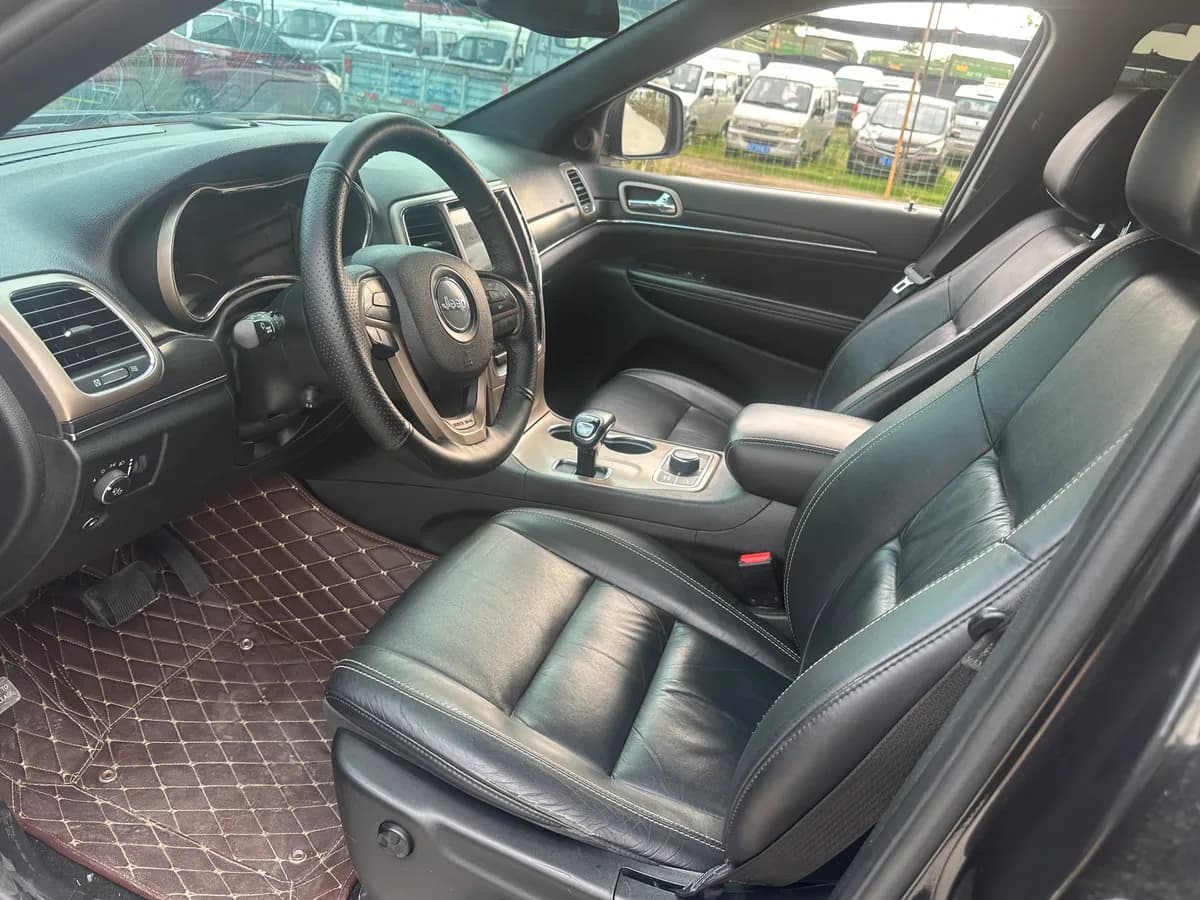Jeep ( ) 2015 3.0L 7
