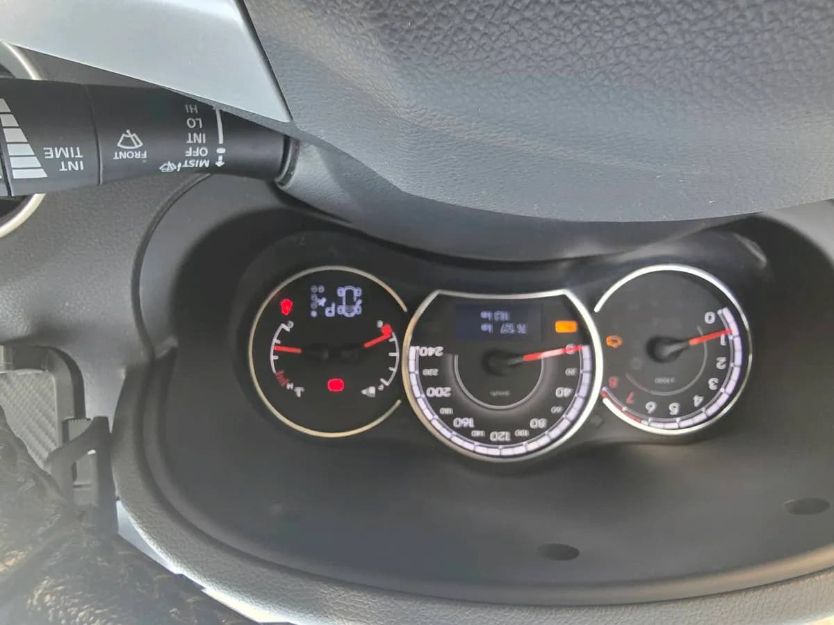 ( ) 2015 2.0L 9