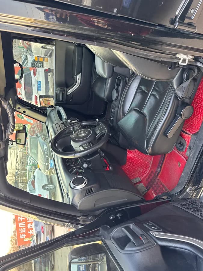 Jeep 2015 3.0L Sahara 3