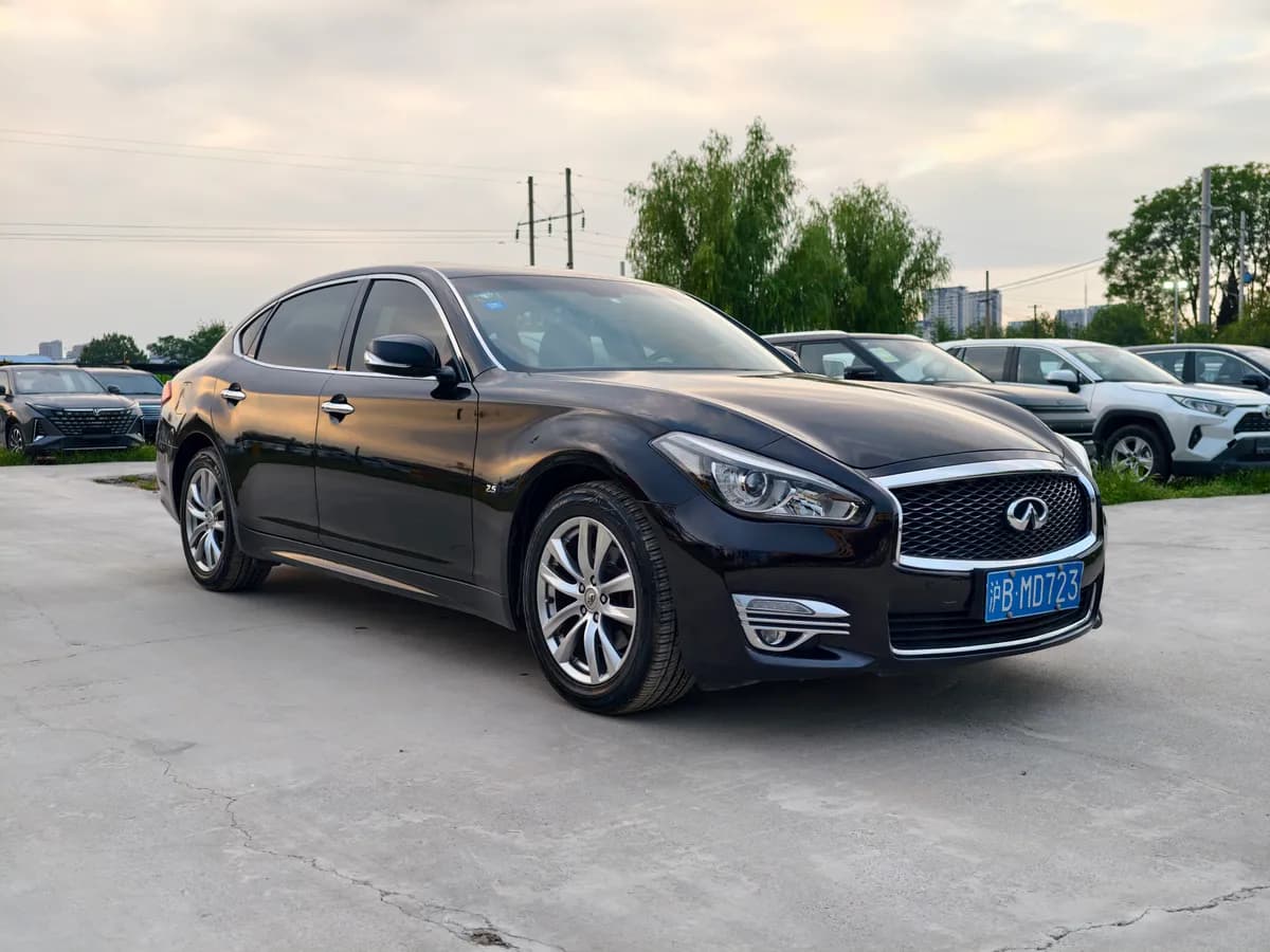 Q70 ( ) 2017 Q70L 2.5L 3