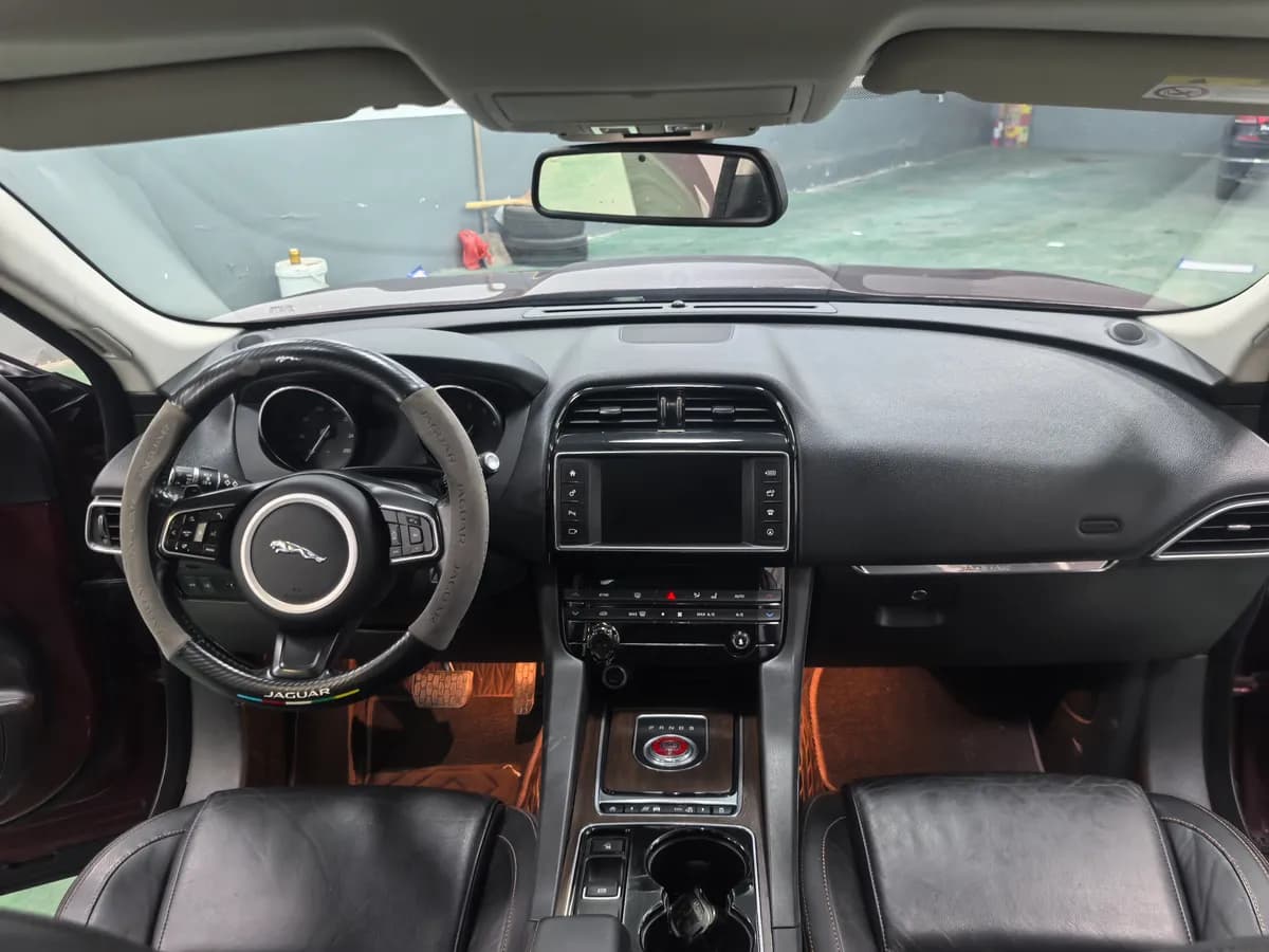F-PACE 2016 2.0T R-Sport 7