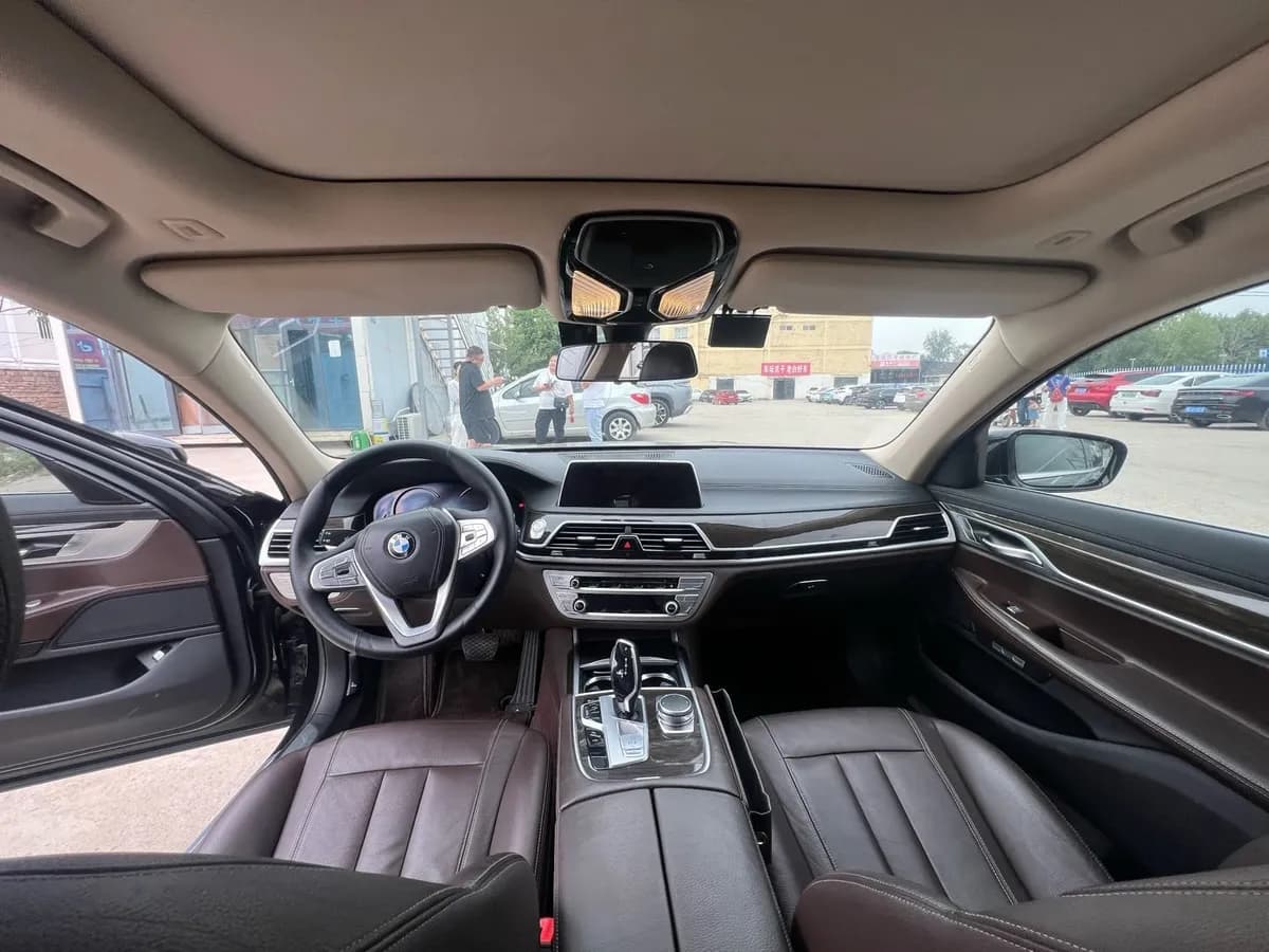 BMW 7 ( ) 2016 730Li 9