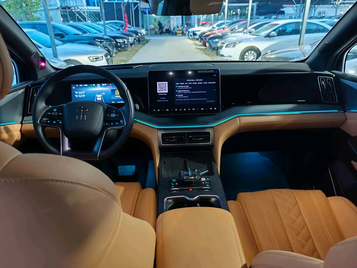 BYD L DM-i 2024 112km 6