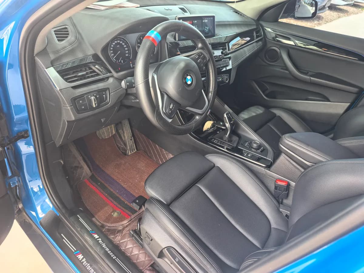 BMW X2( ) 2018 sDrive20i M V 5