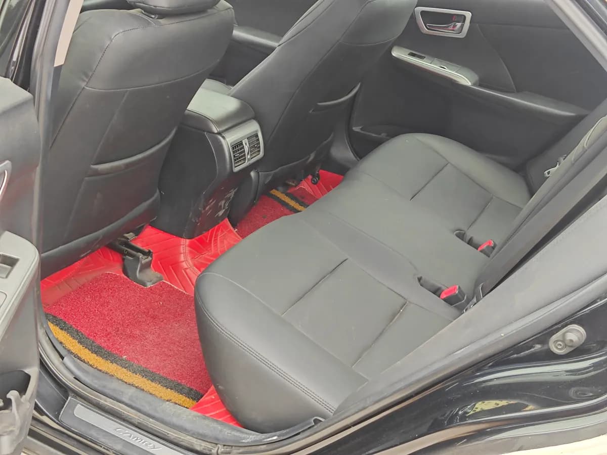 Toyota 2012 2.0S 8