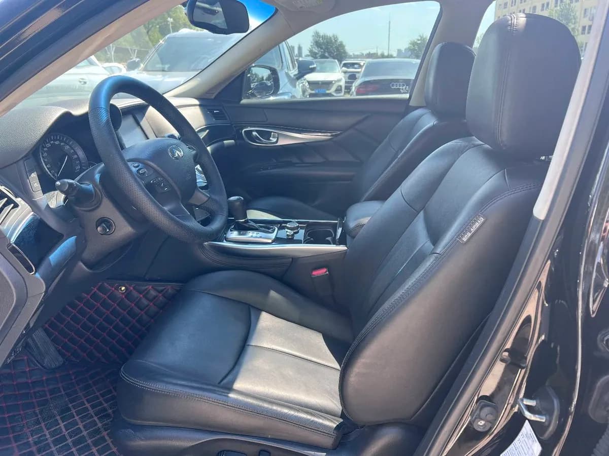 Q70 2015 Q70L 2.5L 5