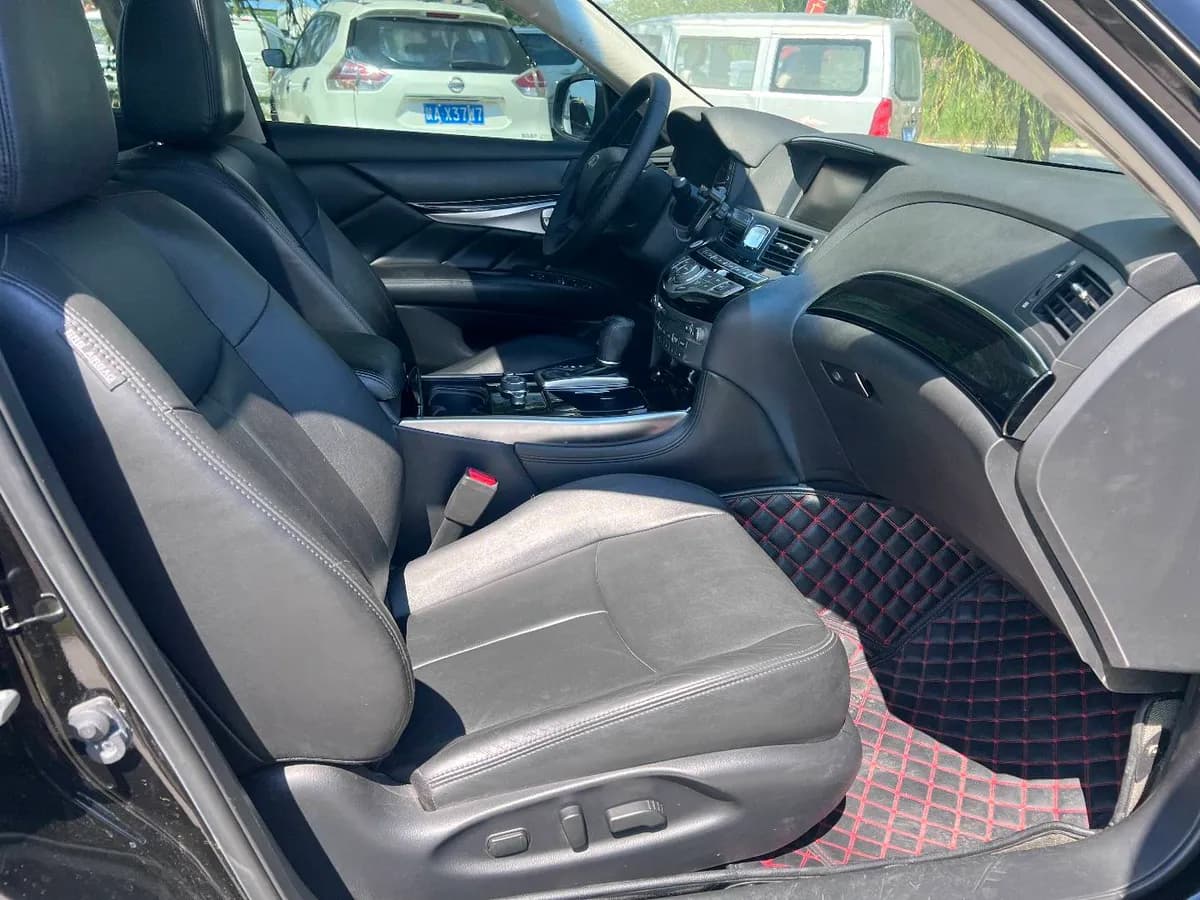 Q70 2015 Q70L 2.5L 6