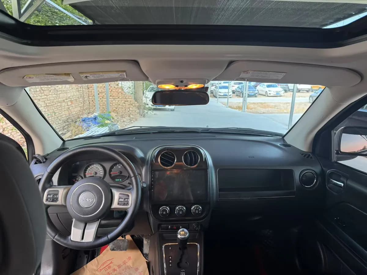 Jeep ( ) 2012 2.4L 8