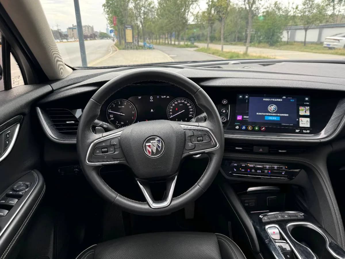 Buick 2022 S 552T 9