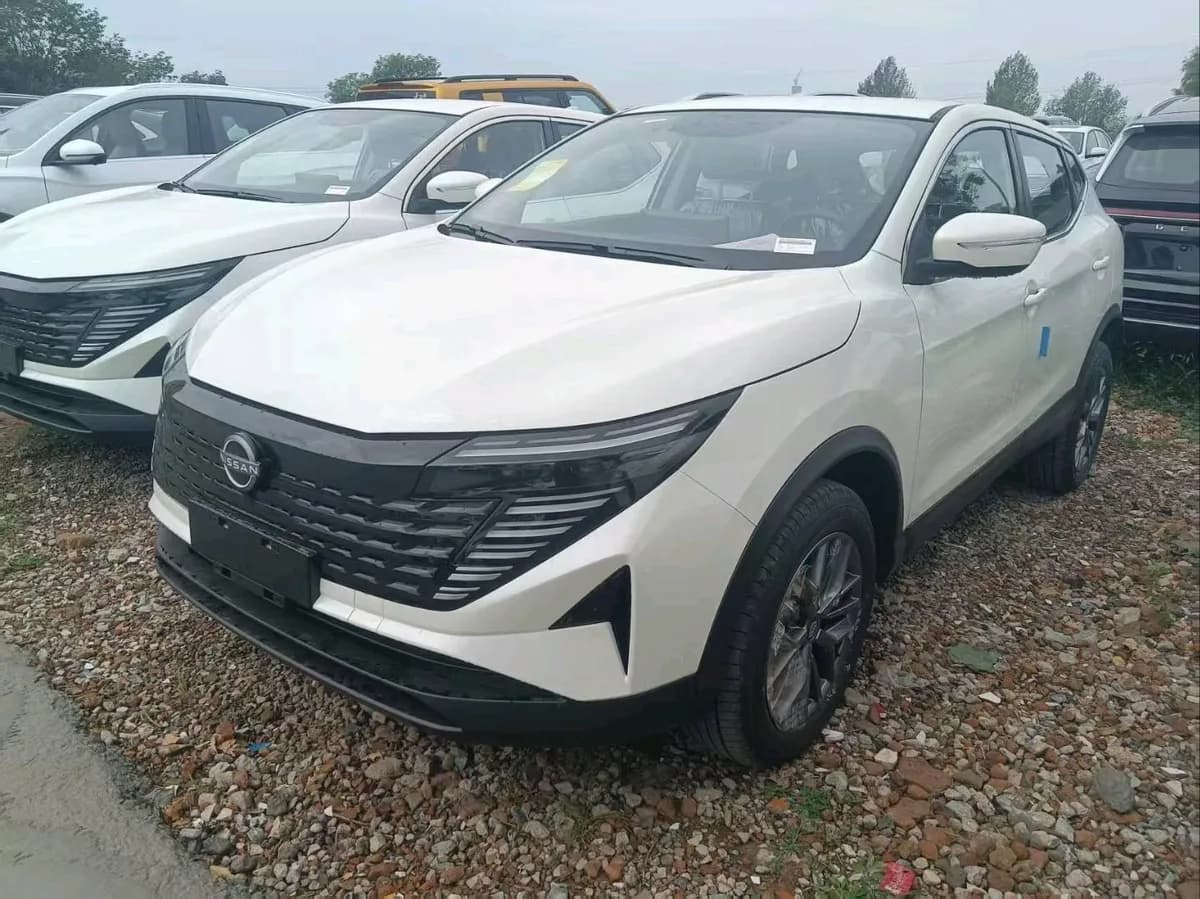 Nissan 2023 2.0L CVT XV