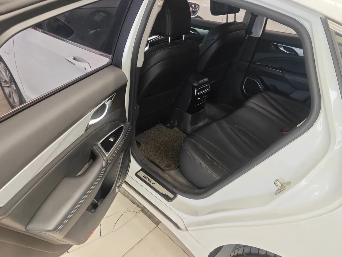 Geely 2018 1.5T PHEV 8