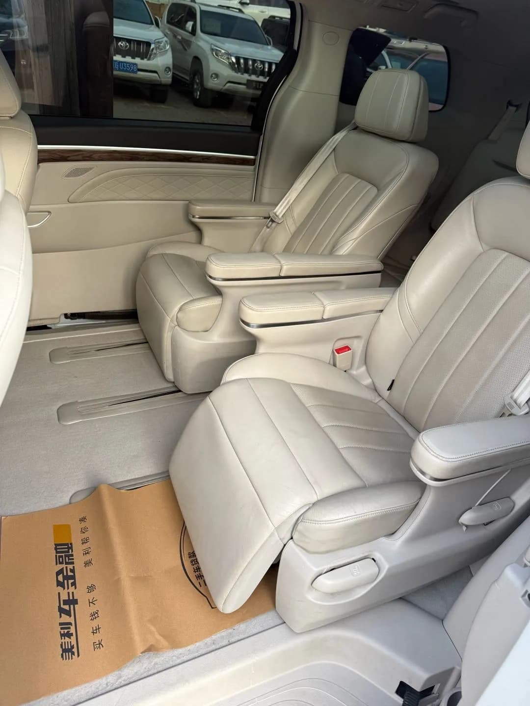 GAC Trumpchi GM8 2018 4