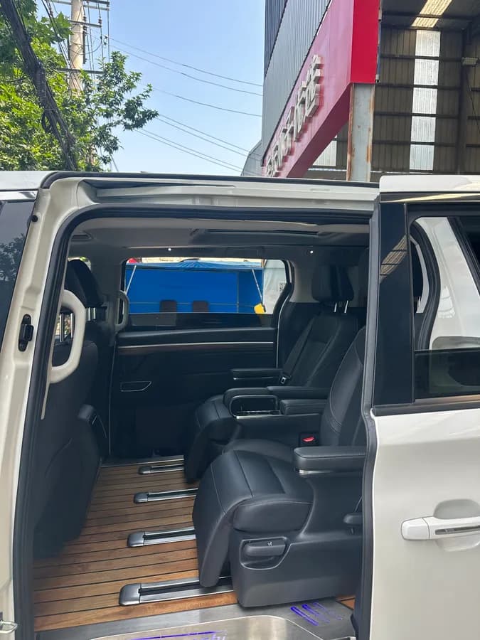 GAC Trumpchi M8 2021 8