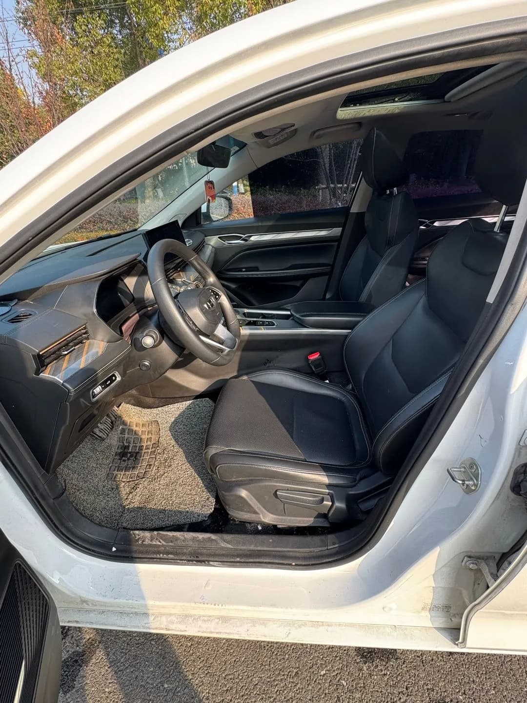 Geely Emgrand L HiP 2022 9
