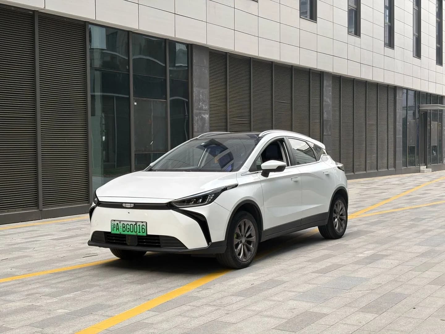Geely Geometry M6 2022
