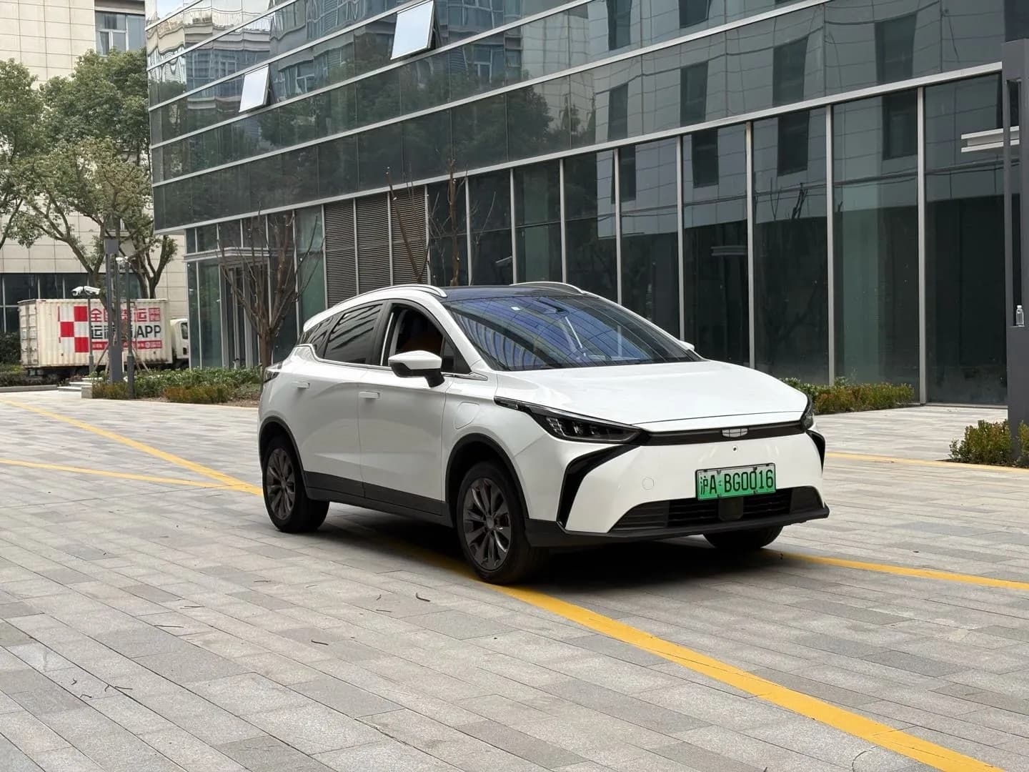 Geely Geometry M6 2022 3