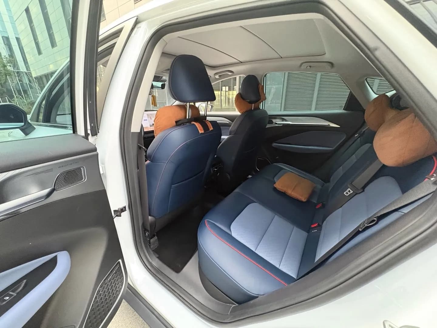 Geely Geometry M6 2022 4