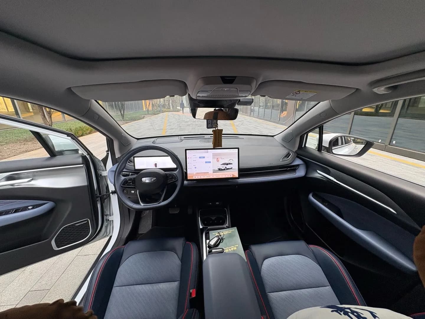 Geely Geometry M6 2022 5