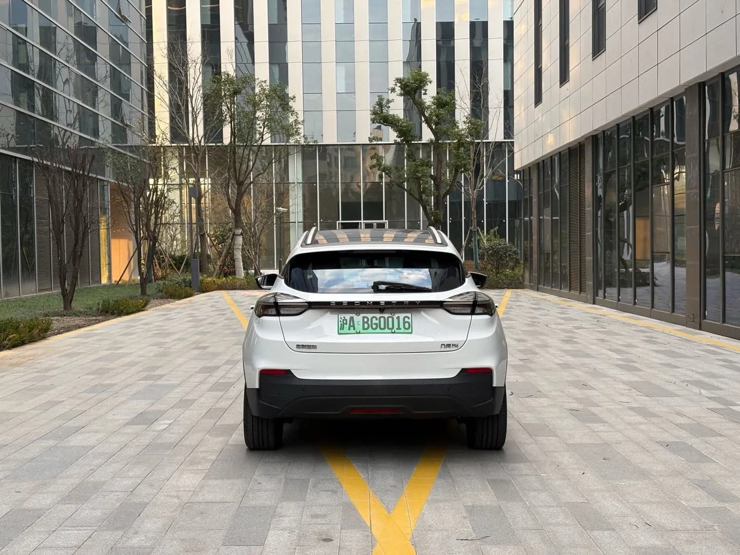 Geely Geometry M6 2022 8