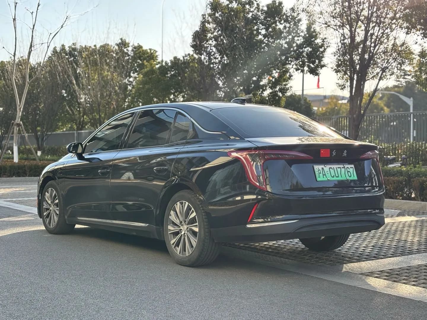 Hongqi E-QM5 2022 4