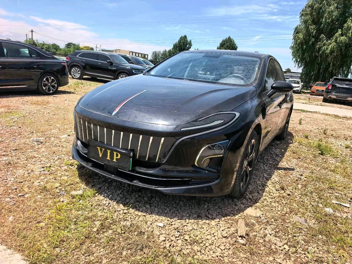 Hongqi E-QM5 2023 2