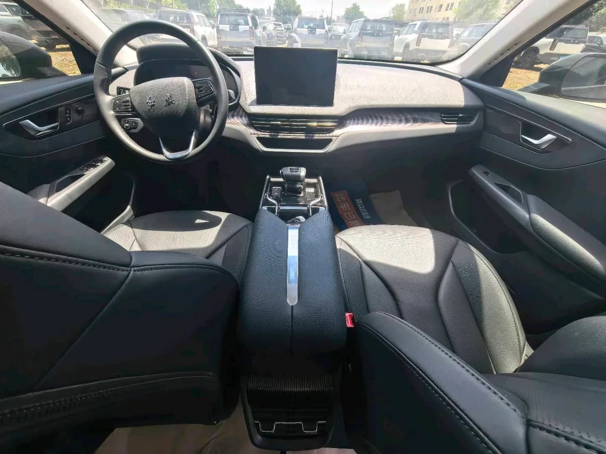 Hongqi E-QM5 2023 5