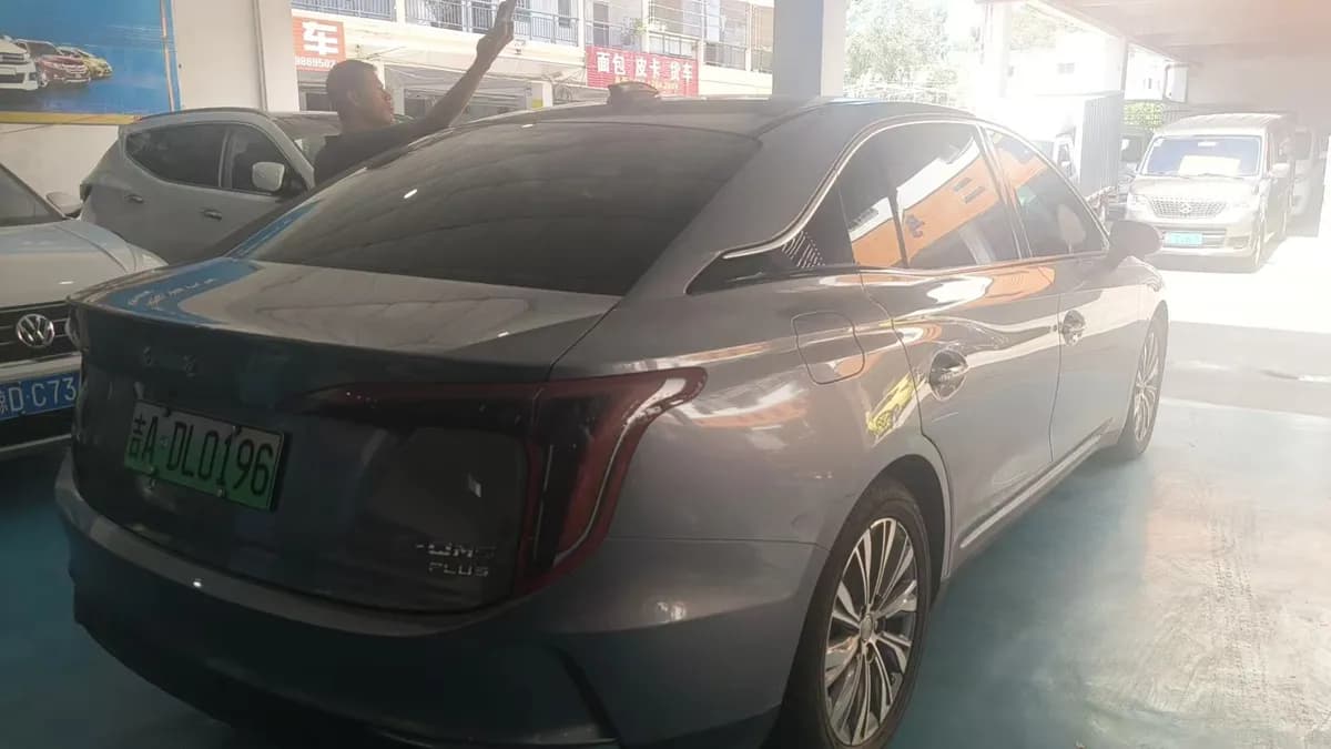 Hongqi E-QM5 2023 4
