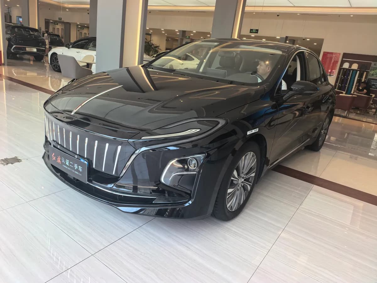 Hongqi E-QM5 2024