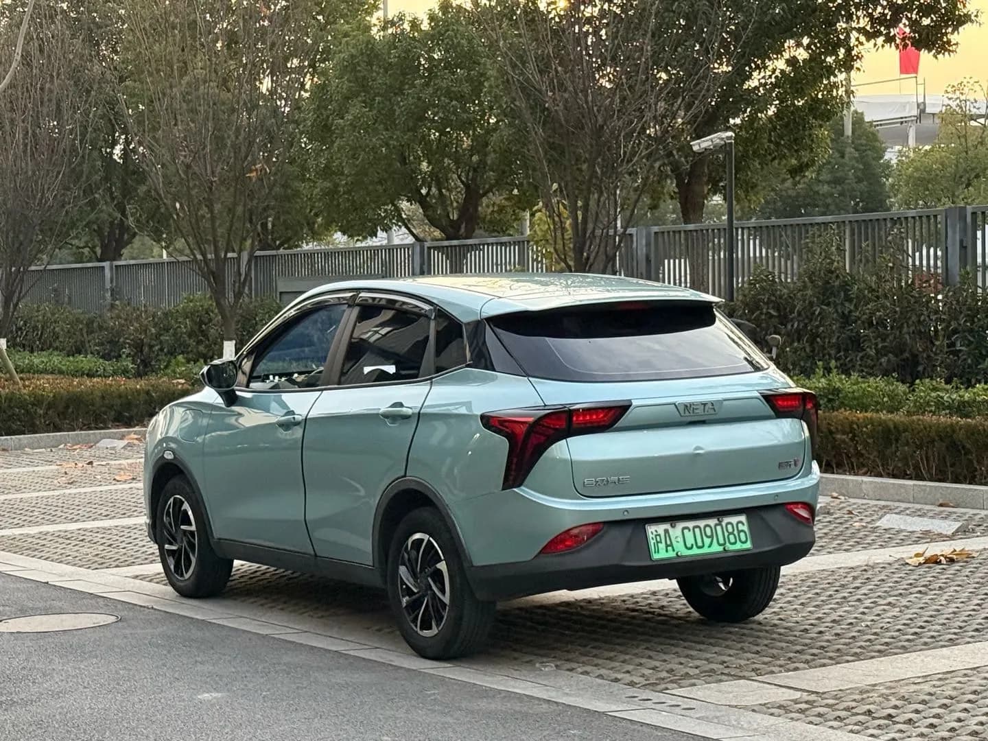Neta V 2021 4