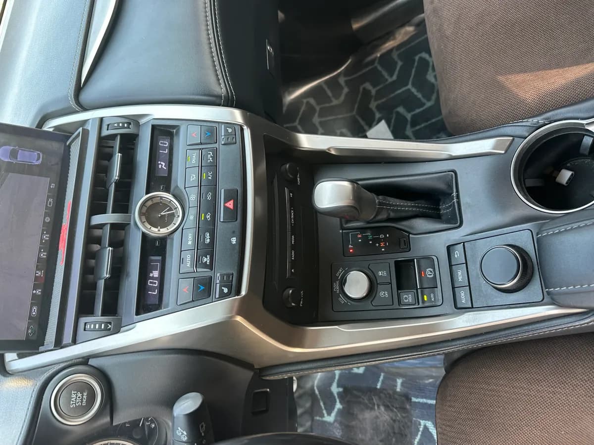 Lexus NX 2015 9
