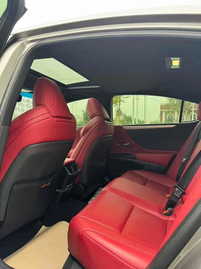 Lexus ES 2018 3