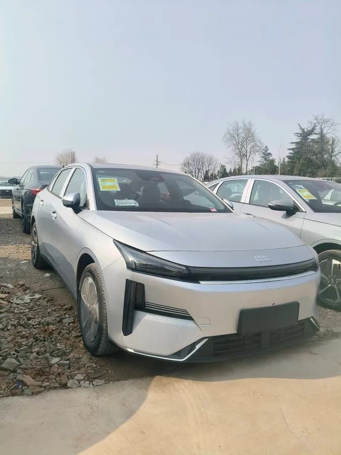 Geely Galaxy L6 2025