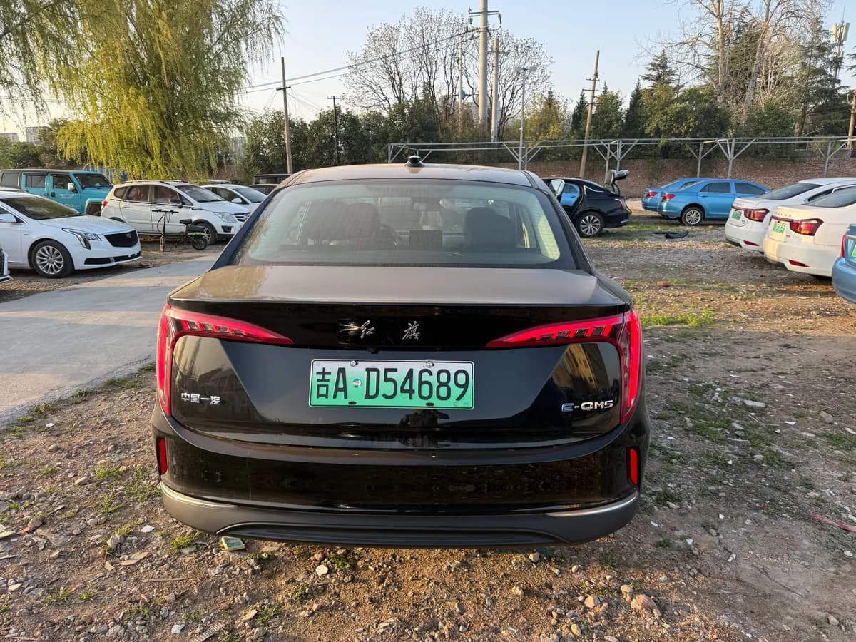 Hongqi E-QM5 2025 3