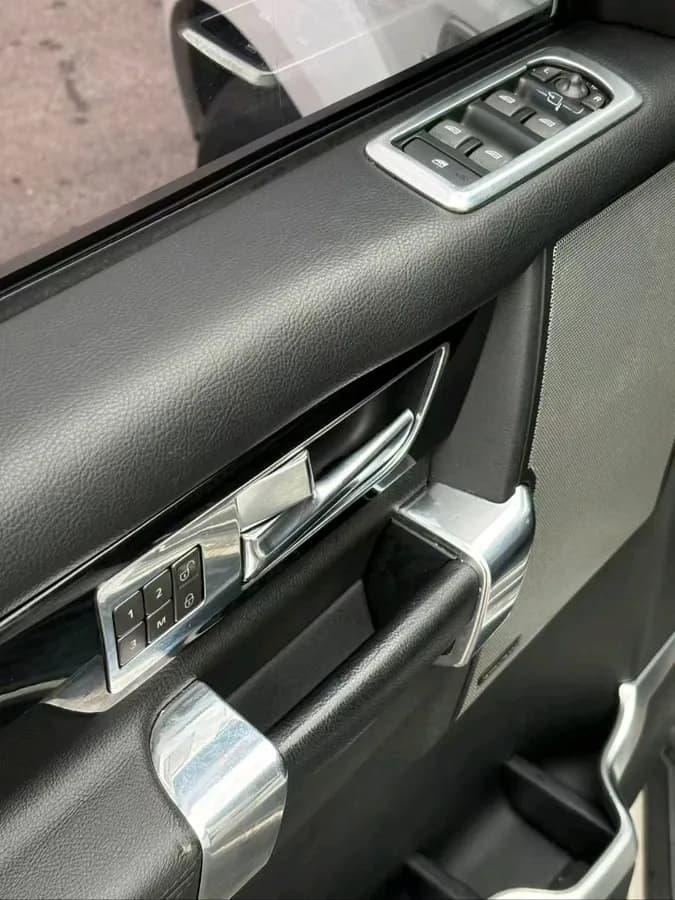 Land Rover Discovery 2014 8