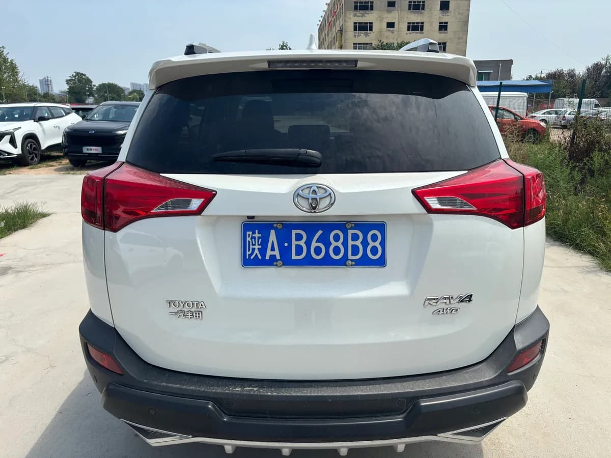 Toyota RAV4 2013 5