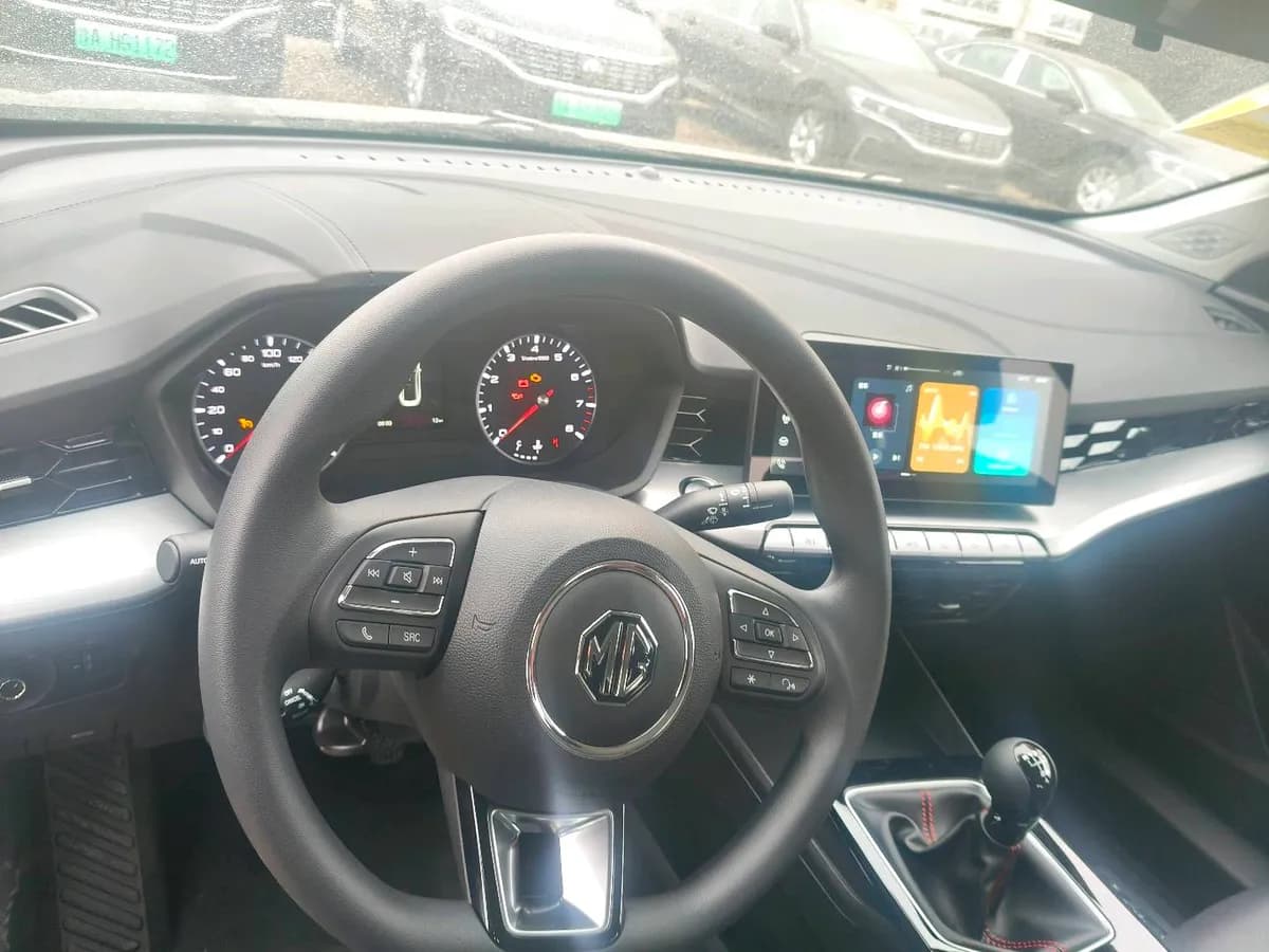 MG MG5 2023 3