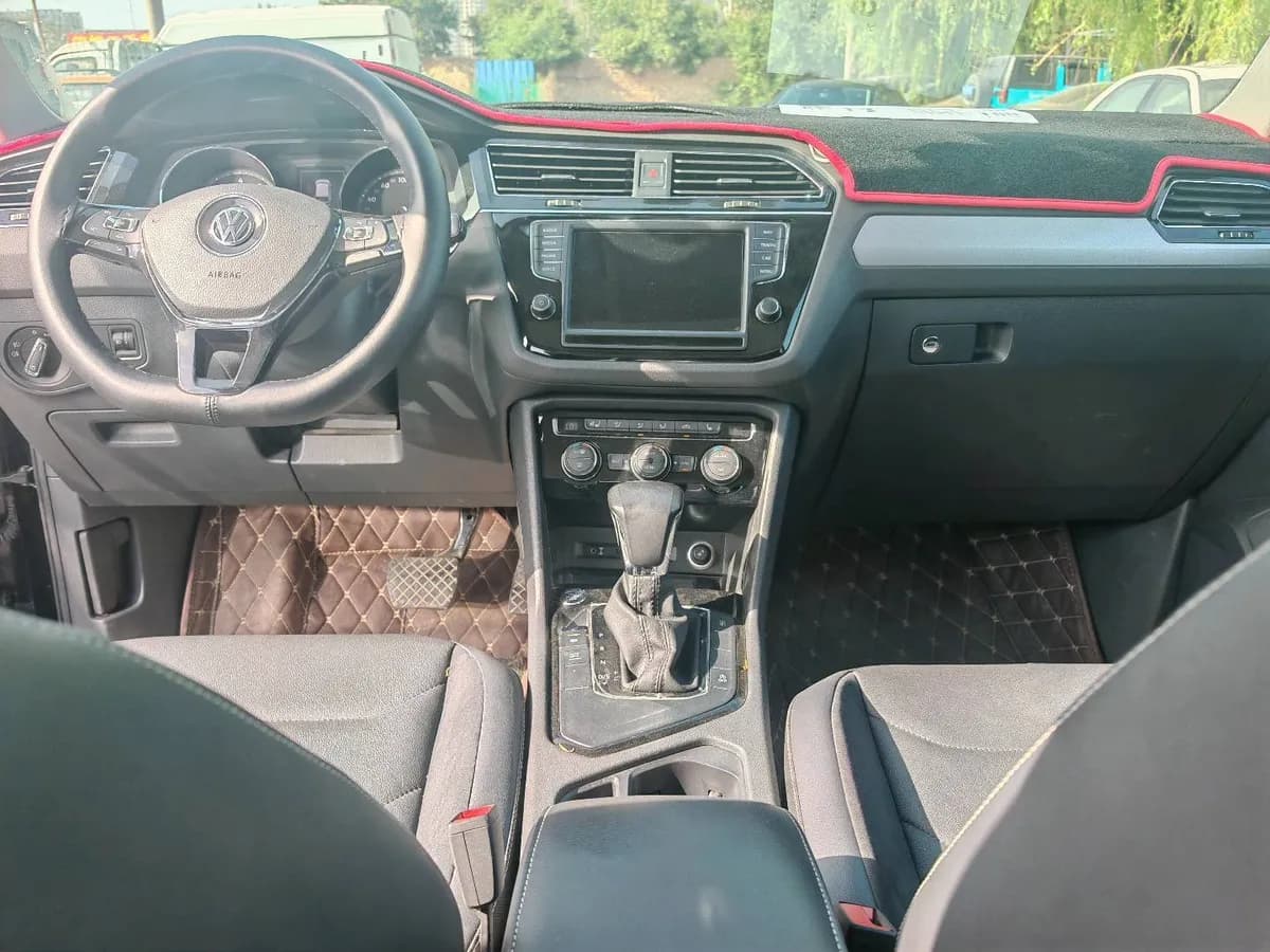 Volkswagen Tiguan L 2017 4