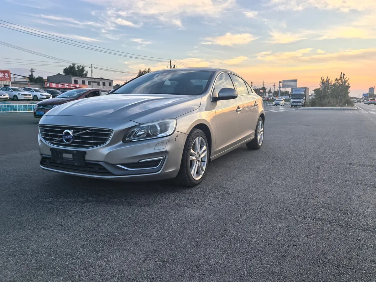Volvo S60 2014 3