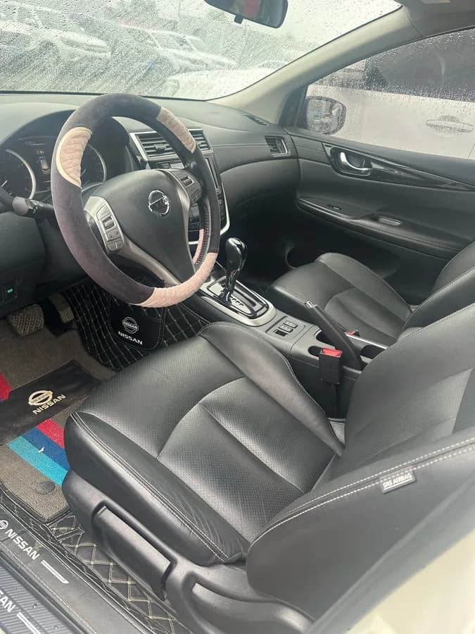 Nissan Tiida 2016 5