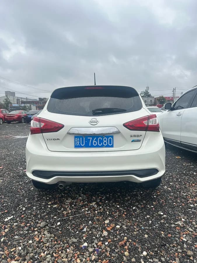 Nissan Tiida 2016 6