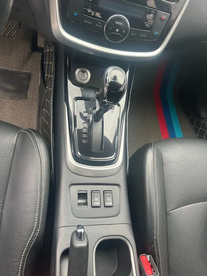 Nissan Tiida 2016 7