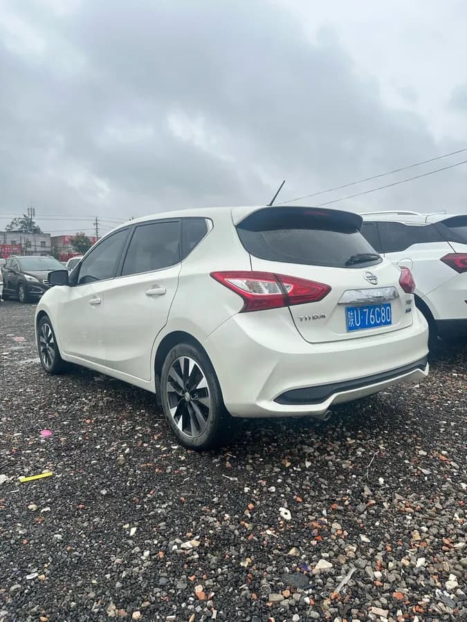 Nissan Tiida 2016 9
