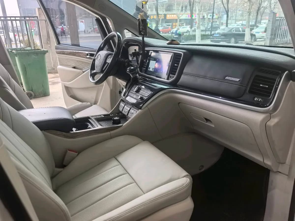 GAC Trumpchi M8 2018 10