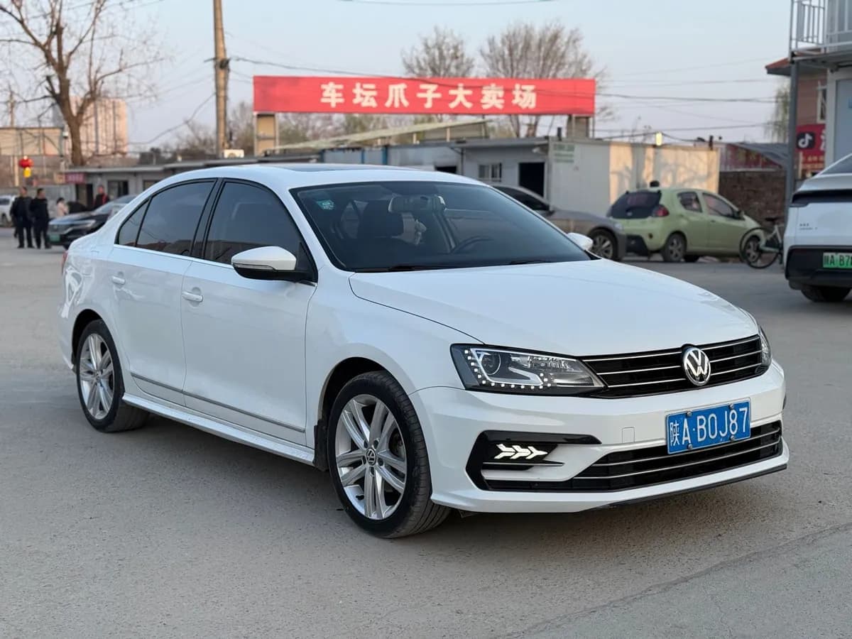 Volkswagen Sagitar 2018 2
