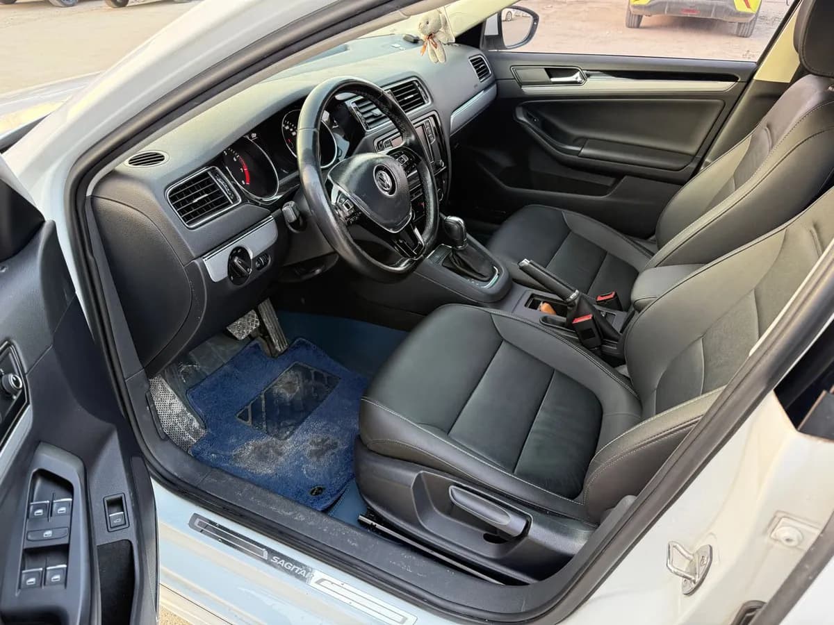 Volkswagen Sagitar 2018 6