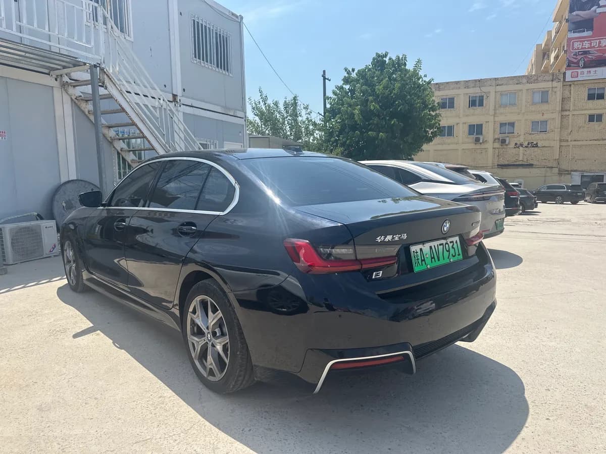 BMW i3 2024 eDrive 35 L 6