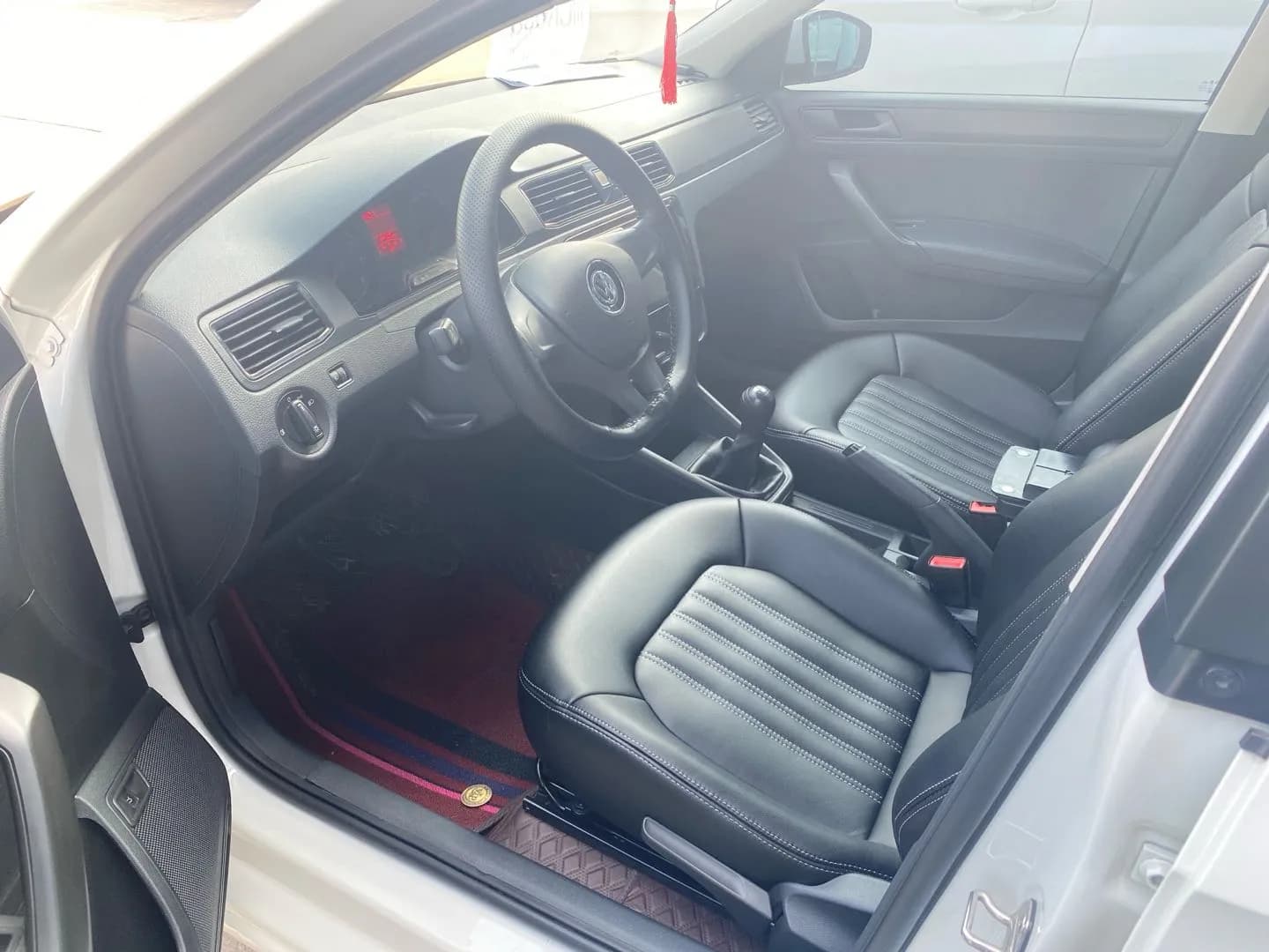 Volkswagen Santana 2016 3